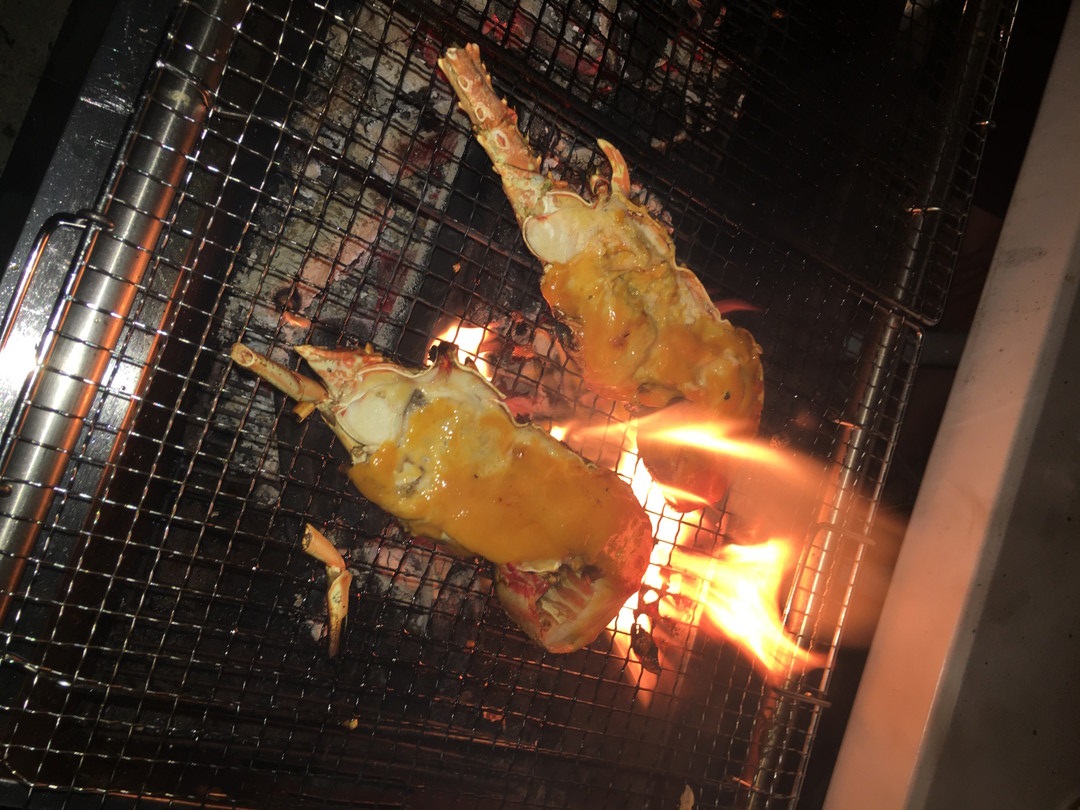 観光客が驚く 豪快な沖縄海産物料理「イセエビウニソース焼き」をご家庭で。誕生日・入学式などに。通販発送いたします。